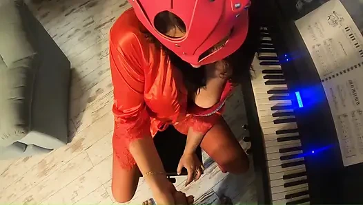 Подборка ролевых косплей Том. 1 - Полиция, шаловливая студентка, помощница Санты, горничная и грешная монахиня