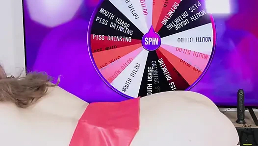 Ritzy Rain ağza esaret altında sabittir örümcek o-ring gag servet çarkı yardımıyla domine ediliyor