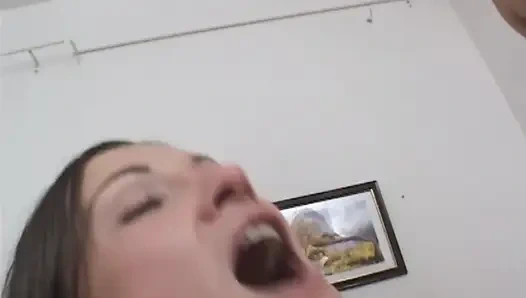 Сводная сестра моей лучшей подруги - любительский экшн в тройничке с волосатой телочкой с большой задницей