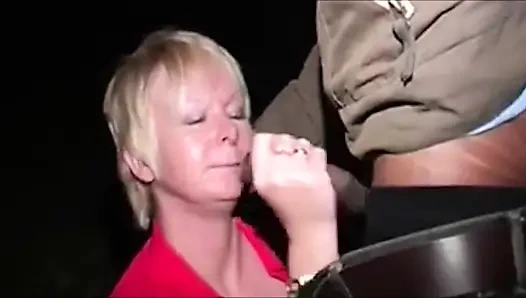 Heiße Ehefrau Fickt Überall Fremde