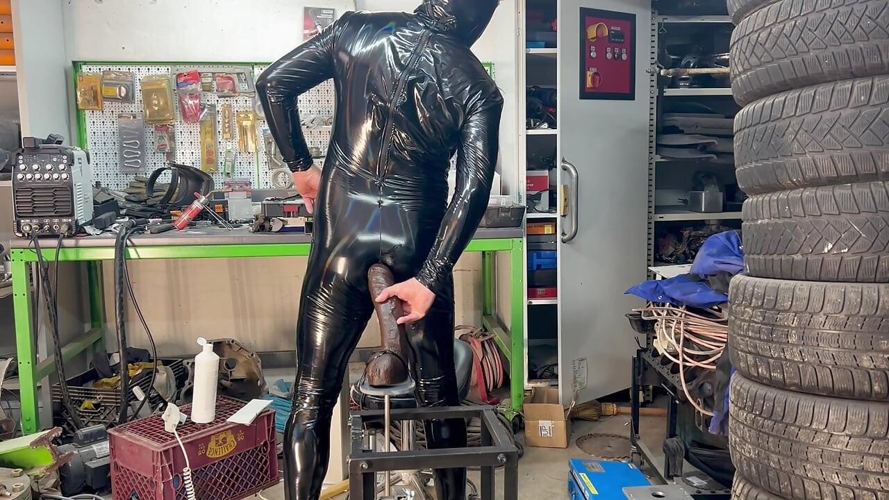 Garage Gimp Fucking machine Bam Dildo + 7.6 cm 40cm Long monster