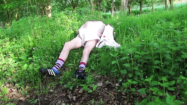 OUTDOOR RUGBY KIT STRIP  TO NAKED O2 HOME
