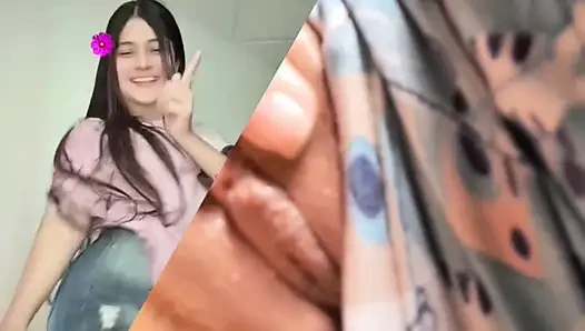 Yalnız üvey anne derin amcık açlığı gösteriyor