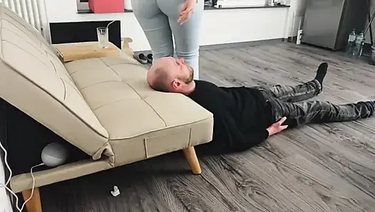 Big Jeans Booty Facesitting - No Escape