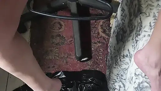 Хорошая девушка порет яйца при свете свечи, часть 2