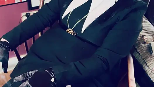 Rabu Addams, tina snua, si cewek pecinta lagi asik merokok dengan sarung tangan - si perokok merokok melayang-layang, inhales selangkangan oMI tip to tail