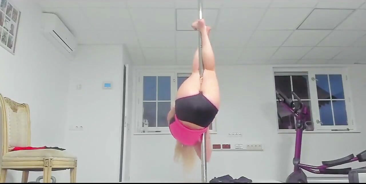 Εξάσκηση στο Pole Dancing