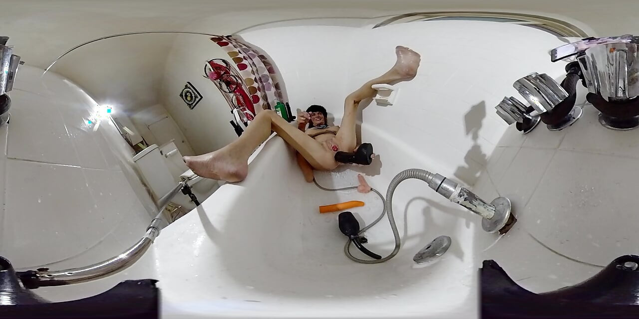 Lizzy Yum VR JULY 2025 Dilating Bathing Edging Amateur, Solo #39