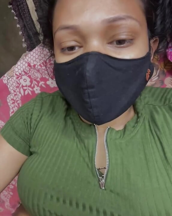 Jija ji ne apne choti sali ki virgin pussy milte hi uski pussy ros nikal diya,pussy ros piya jija ji ne guder ros yammy