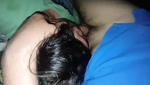 Am nächsten Tag gibt mir Stiefvater einen weiteren Blowjob und ich schlucke alles hinunter, weil ich das brave Mädchen bin