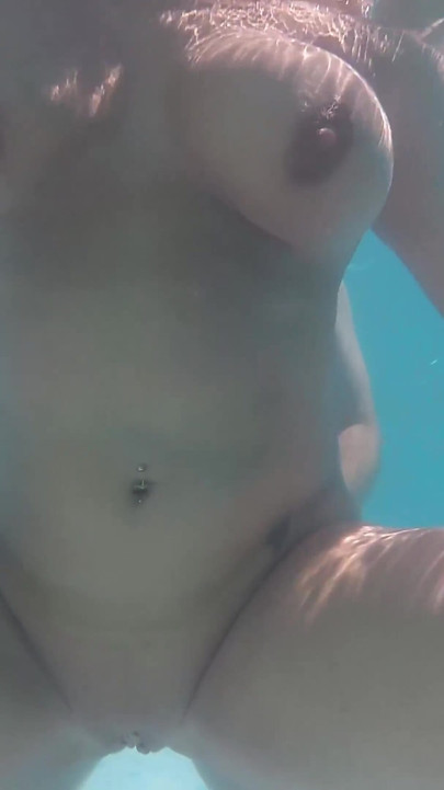 Swimming pool long fucking and cumshot