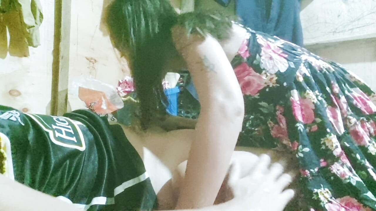 Filipina wife share pussy with her college friend