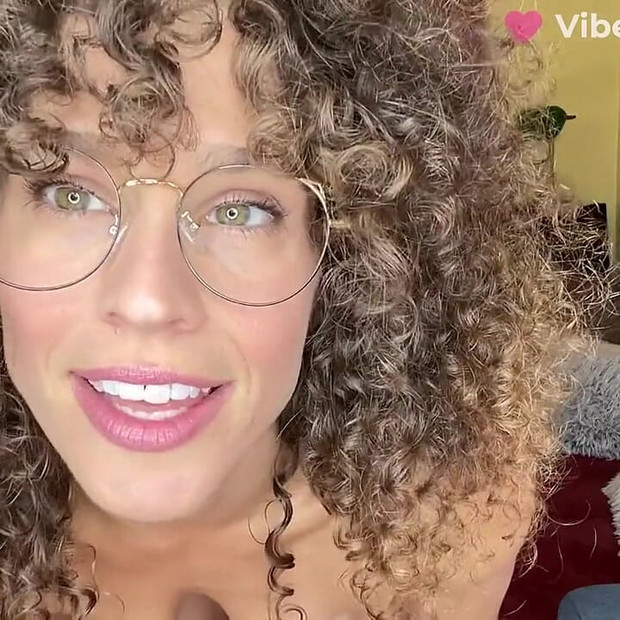 Madrastra instrucciones de instrucción de instrucción de sexo real, madrastra le encanta enseñarte cómo tocar tu polla!