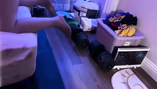 Yummy jimmy macht slutty Kitty zu seinem sexzeug im vergnÃ1/4geraum