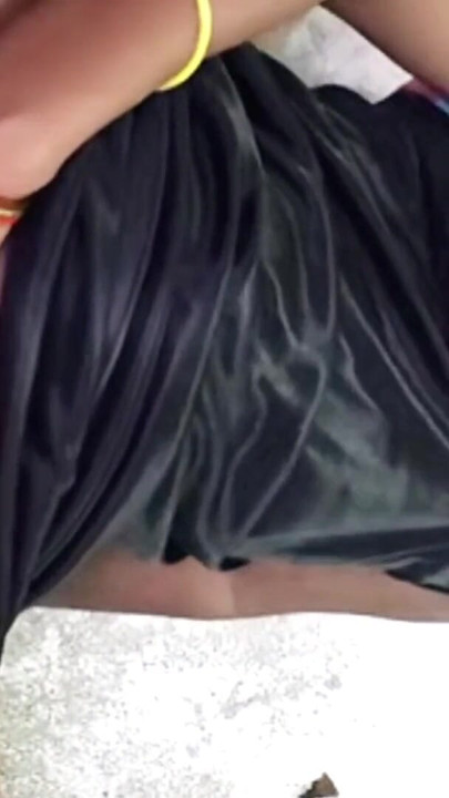 Desi Village Bhabhi Ki Chudai Mobile Sex | Clip 1