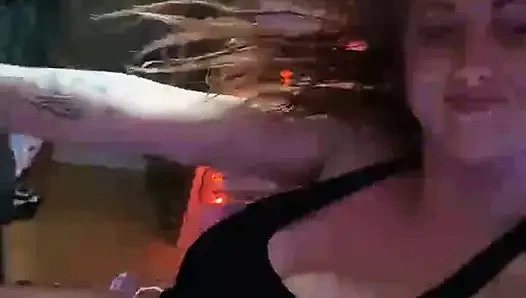 Поток начался быстро и развлечение