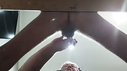 Mulut ibu tiriku dicrot sperma hangat setelah nyepong kontol