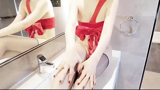 Penisimin sert olmadığını Enough.so dansı izlememe izin verdiğini söyledi