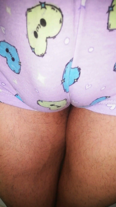 巨大なマン肉の割れ目、クローズアップ、サプライズ付き、勃起中｜クリップ1