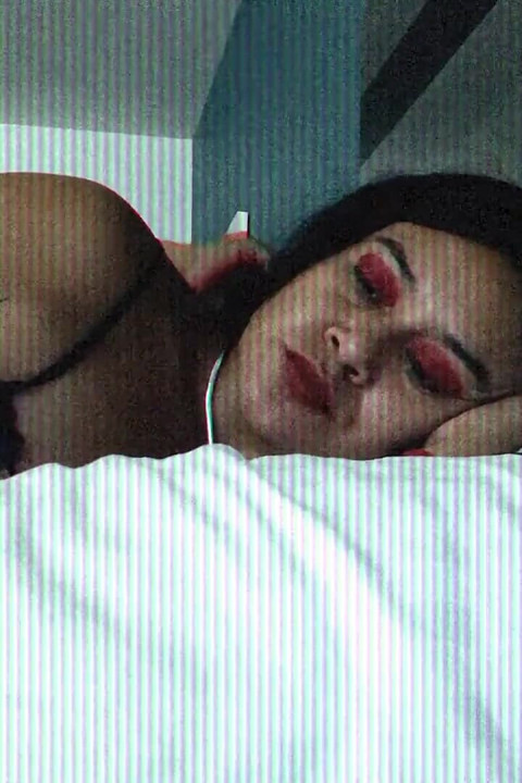 Banging and Chatting with Viewers on a Live