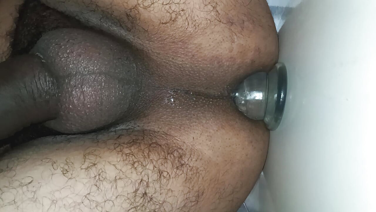 My first days sticking a vibrator in me I have to buy others now it's very tasty