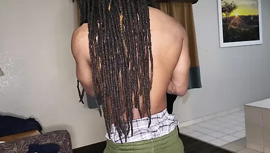 Cewek nakal ini dientot habis-habisan sama besar pria