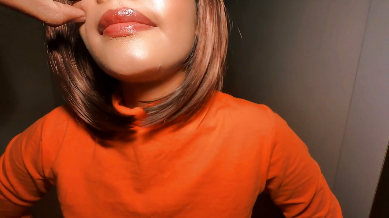 Jinkies! Velma Lost Her Glasses and Found Something Bigger - Latina Amateur Cosplay