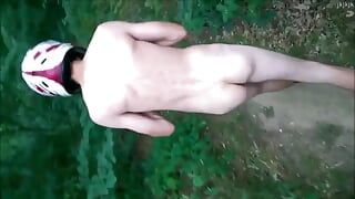 Reality - chico casero de masturbación exhibicionista al aire libre usando un chico solo con mangas