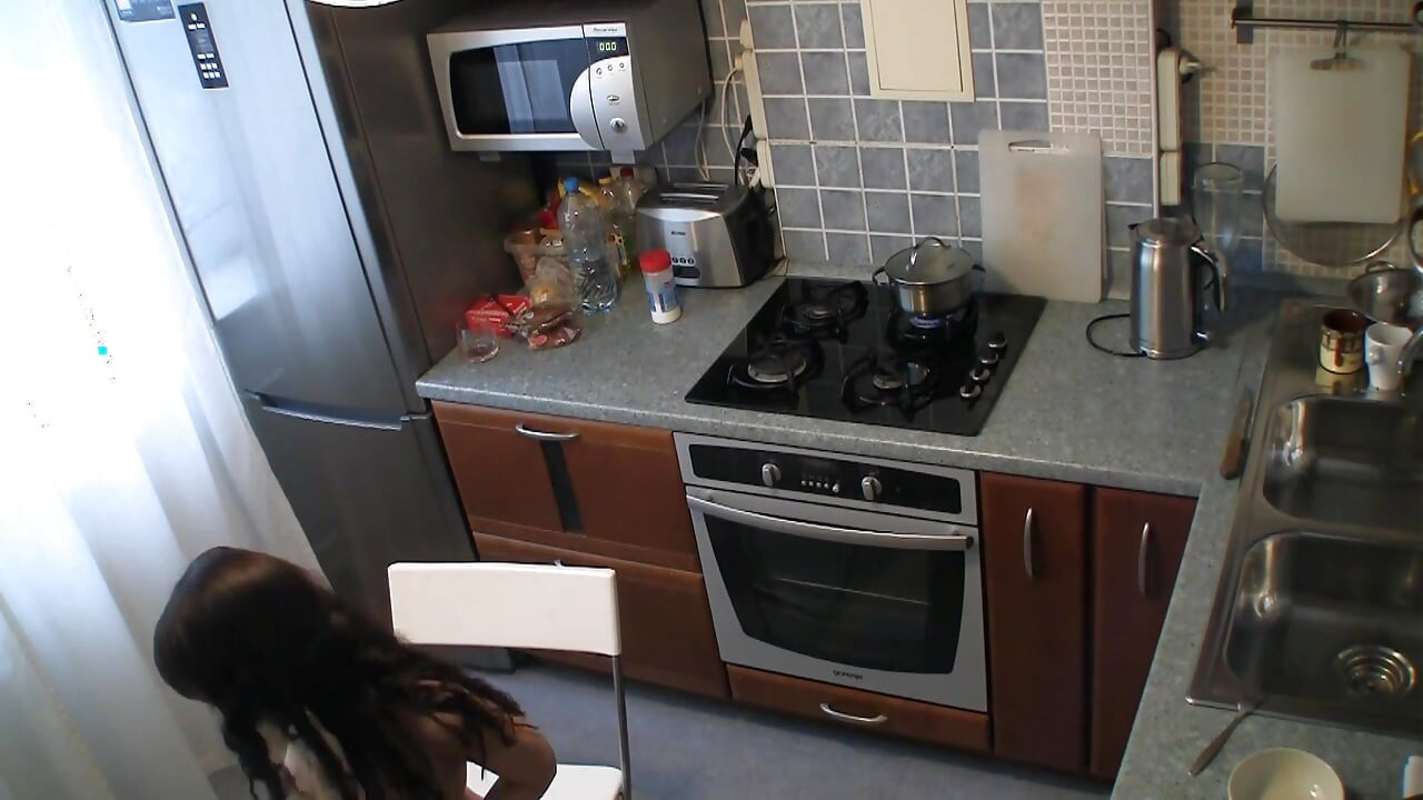 Naked MILF Is Cooking Something in the Kitchen