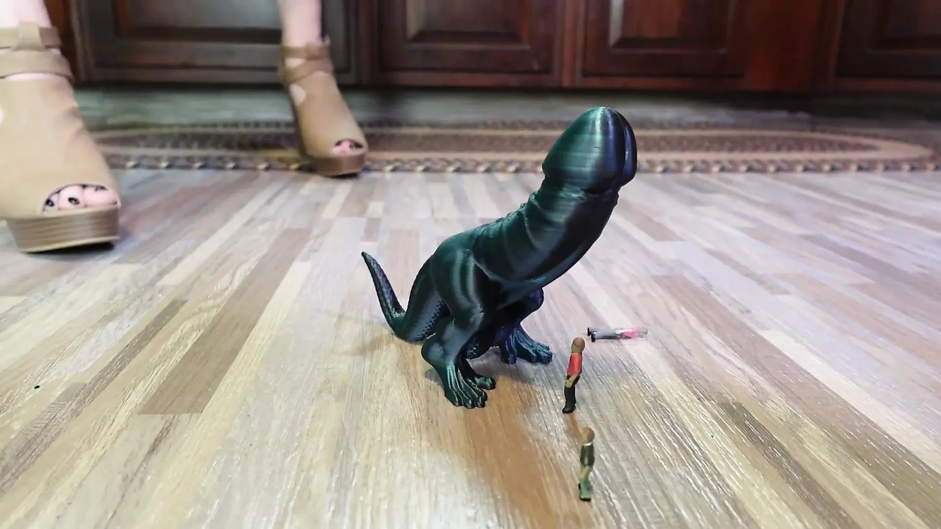 Tiny's-re taposás Dino Fas-szal
