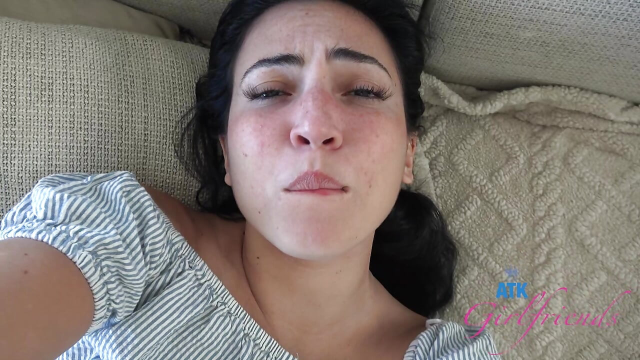 Punto di vista mira luv carino lentigginosa appuntamento fidanzata: pompino figa rasata gioca orgasmo sessuale duro