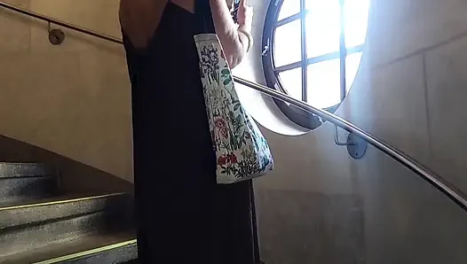 Sarışın Olgun Eş Yürüyüşten Sonra Seksin Tadını Çıkarıyor