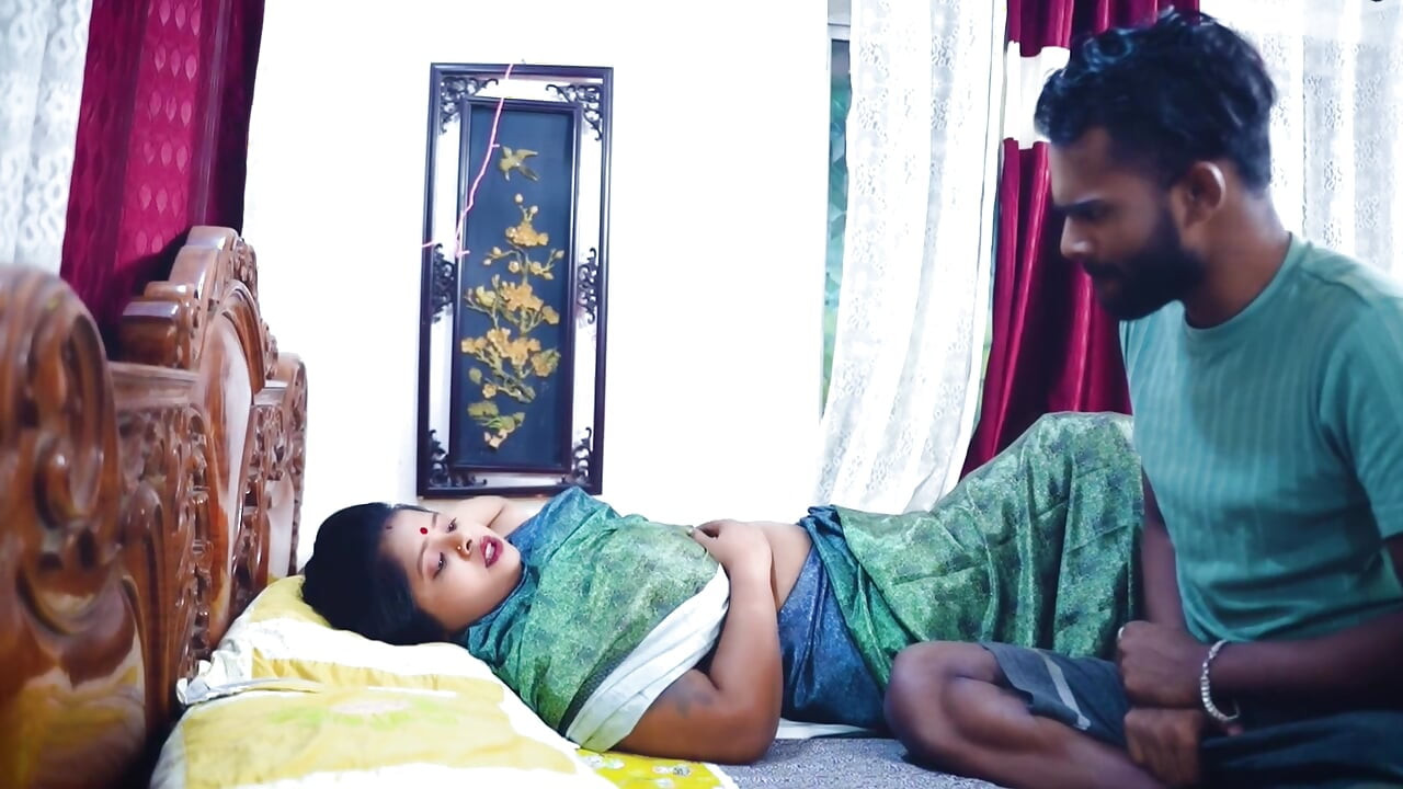 Sauteli maa ka pair dabate dabate chod diya