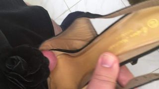 Esposa de amigos de Portugal tamanho 41 peep-toe (se masturbando)