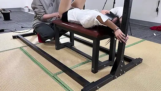 Vibration-spiel für zerfetzte mädchen