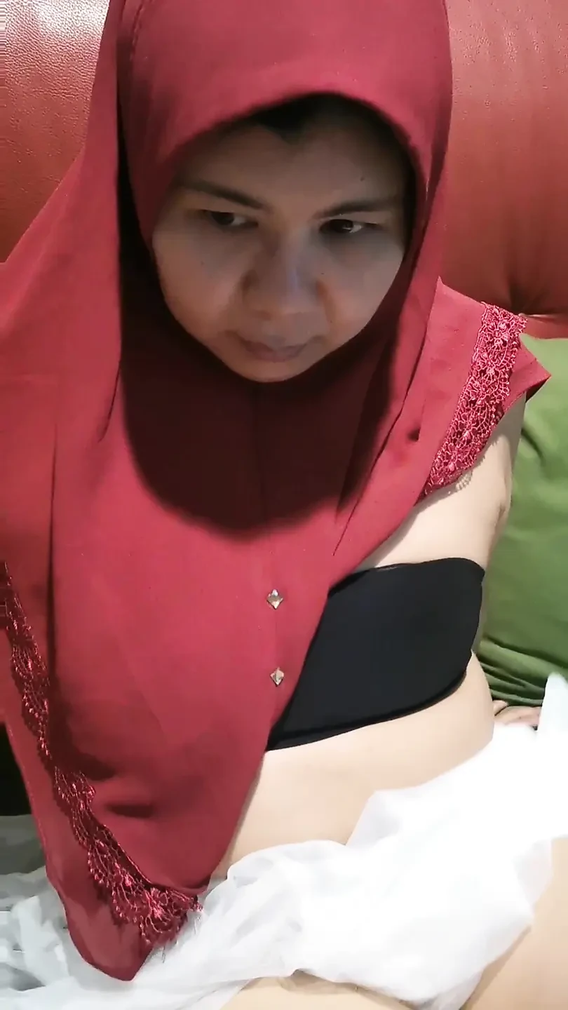 Muslim widow just ate a big after a long absence.