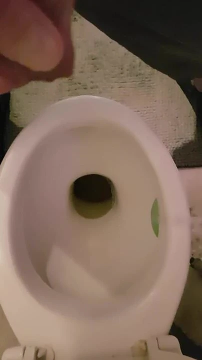 erst pissen dann wichsen