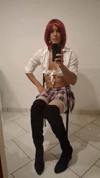 Cosplay, Crvenokosa školarka