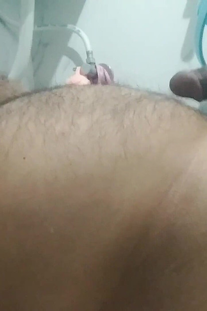 トイレでチンコとお尻を楽しんでいました