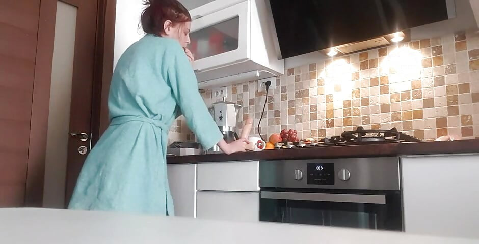 Selamat pagi, adakah awak mahu mengongkek saya?