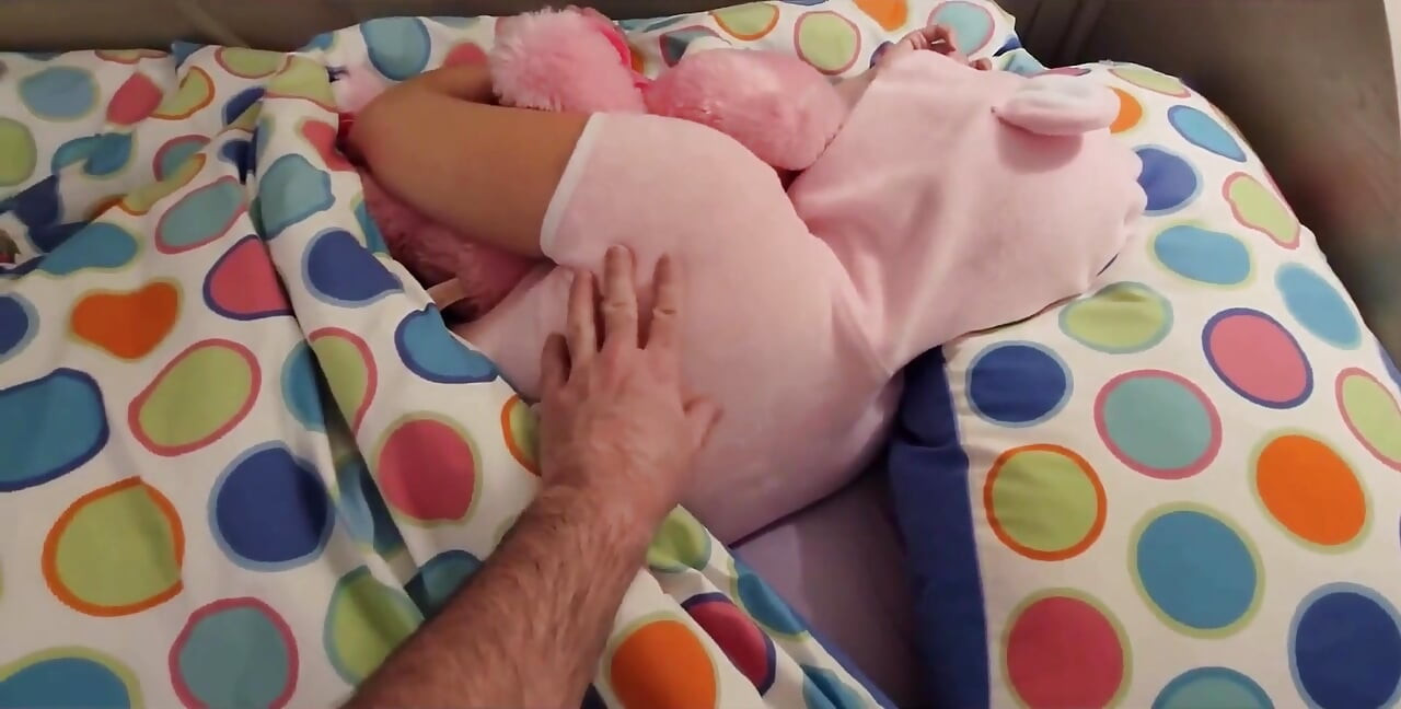 Stepfather Massages Stepdaughter's Pussy