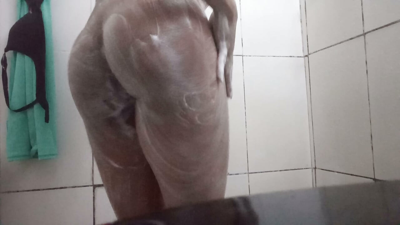 Starting the week on a Tuesday with a hot bath