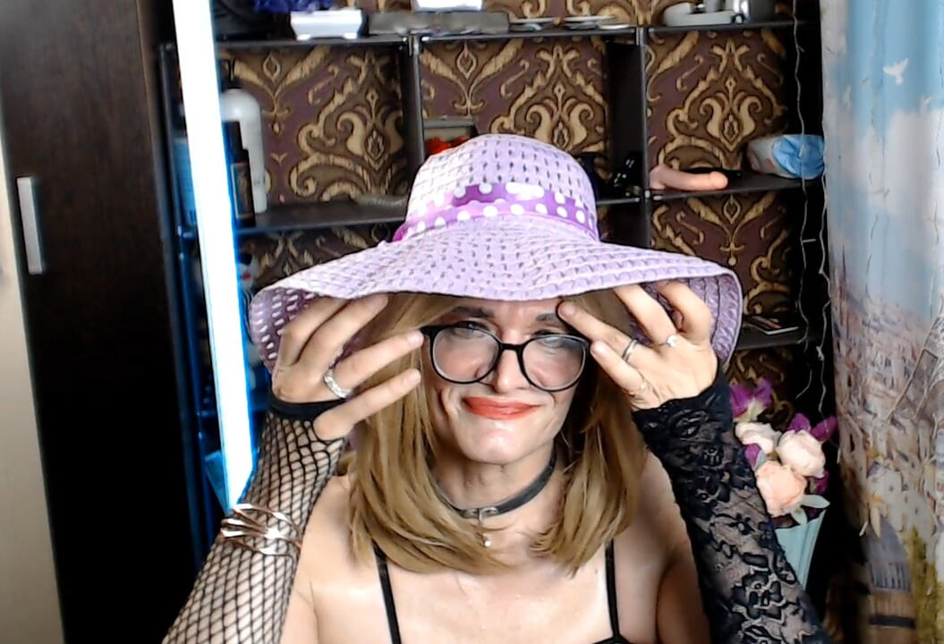 slut in a hat with a small dick