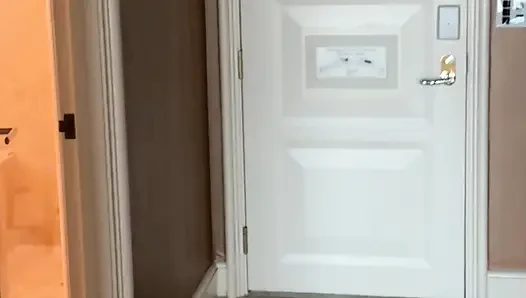 Üvey annesini yapay penisine binerken yakaladı