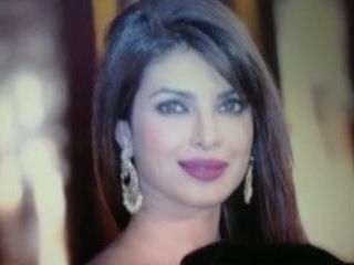 Wajah cantik Priyanka Chopra pancut!!