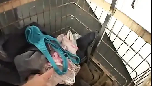 Genç sürtük esmer için canavar gibi büyük yarak