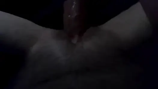 Ngentot diriku sendiri di kegelapan