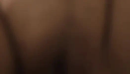 Indisches mädchen mit riesiger saftiger arsch eingeölte massage & doggystyle in Satin