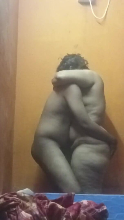 Moment emblématique de « Réel, une tatie baise avec un garçon dans la chambre »