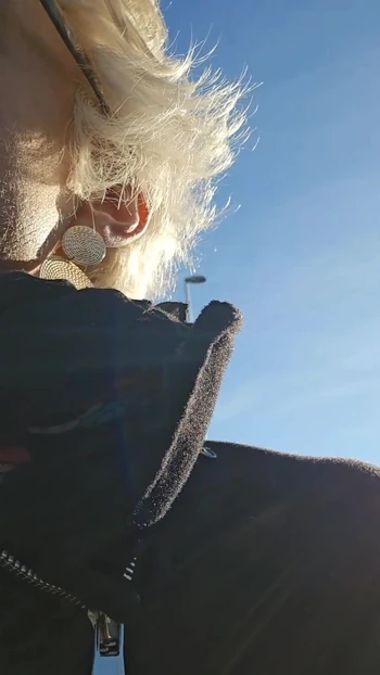 Spectacular moment from "milf looking for a cock in the countryside. I find her in a barn sucks her fucks me and empties"